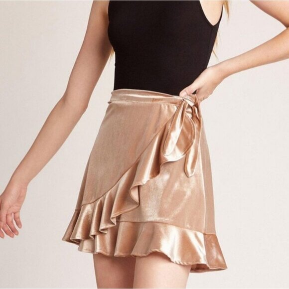 Bb Dakota womens Mini Skirt Size Small Velvet wrap Pale Gold Color Ruffle New - Picture 1 of 16